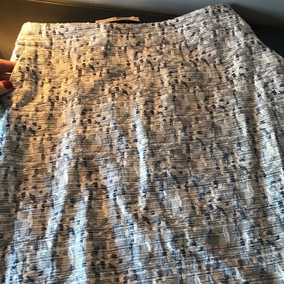 Mini tweed skirt with pockets - Picture 2 of 3